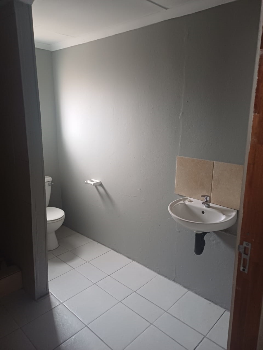 To Let 1 Bedroom Property for Rent in Queenstown Central Eastern Cape